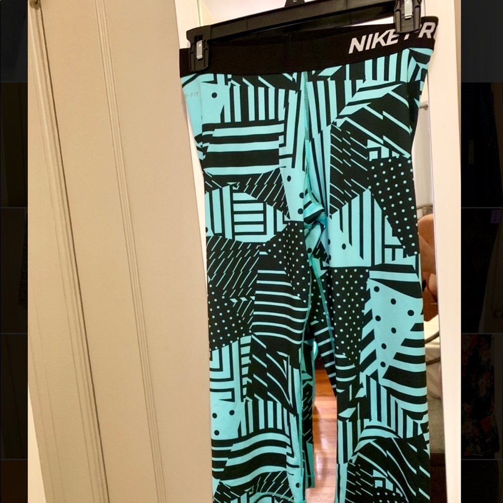 Patterned compression workout leggings